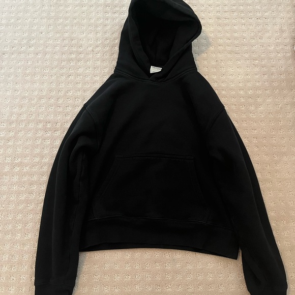 Aritzia Sweaters - Black Women's Aritzia Hoodie
Size - S
Perfect Fit